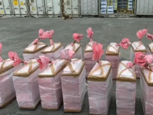 Ekvador’da varış noktası Mersin Limanı olan 845 kilo uyuşturucu ele geçirildi