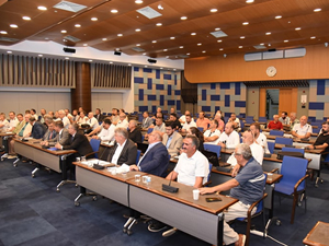 İzmir’de balıkçıların sorunları masaya yatırıldı