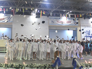 Dokuz Eylül Üniversitesi Denizcilik Fakültesi'nde mezuniyet coşkusu yaşandı