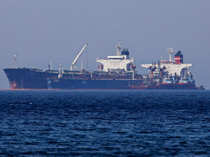 Yunanistan, alıkoyduğu İran petrol tankerine seyir izni verdi