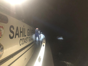 Ayvalık’ta 40 göçmen yakalandı