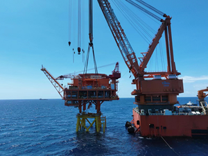 Çin, insansız açık deniz petrol-doğalgaz platformu kurdu