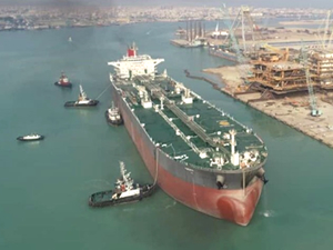 Venezuela, İran’dan yeni petrol tankerini teslim aldı