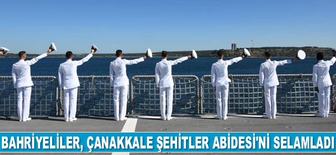 Deniz Harp Okulu öğrencileri, Çanakkale Şehitler Abidesi’ni selamladı