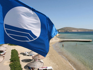 Kemer’de 44 plaj, mavi bayrak aldı