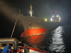 FOX isimli gemi, İstanbul Boğazı'nda arızalandı