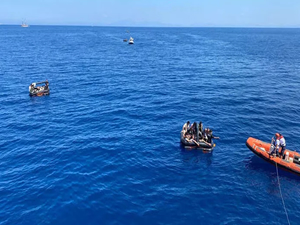 Kuşadası’nda 114 düzensiz göçmen kurtarıldı