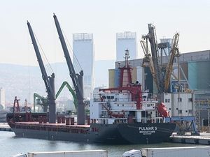 "Fulmar S"  İzmir Alsancak Limanı'na geldi