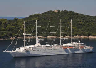 "Club Med 2" gemisi Alanya'ya geldi