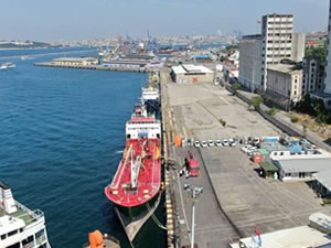 İstanbul Boğazı'na atık döken gemilere  ceza kesildi.