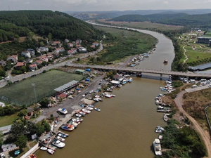 Beykoz’da Riva sahili, yağmur sonrası kahverengiye döndü