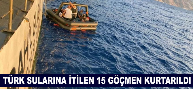 Türk kara sularına itilen 15 düzensiz göçmen kurtarıldı