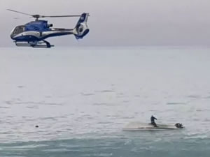 Su yüzeyine çıkmak isteyen balina 5 kişiyi öldürdü! Tekne alabora oldu