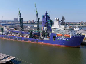 Royal IHC, McDermott International'a dönüştürülmüş J-lay gemisini teslim etti