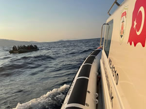 Sahil Güvenlik ekiplerinden düzensiz göçmen operasyonu