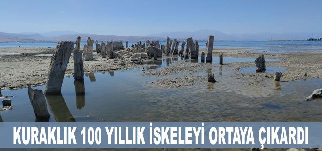 Van Gölü'ndeki kuraklık 100 yıllık iskeleyi ortaya çıkardı!.