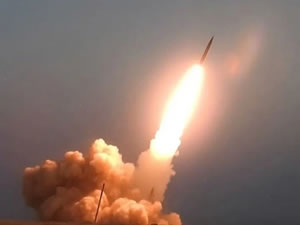 Güney Kore: Kuzey Kore denizaltıdan balistik füze fırlatmaya hazırlanıyor