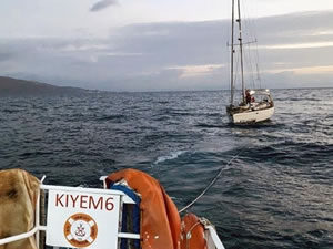 İstanköy adasına sürüklenen tekne kurtarıldı!.