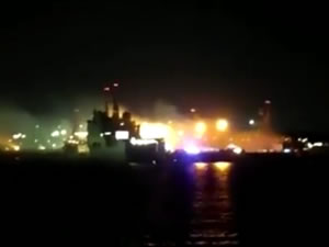 İspanyol Savaş Gemisi deniz üssüne yanaştığı sırada alev aldı