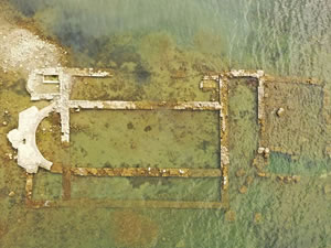 Kuraklık nedeniyle suyu çekilen İznik Gölü'nde bin 500 yıllık bazilika ortaya çıktı