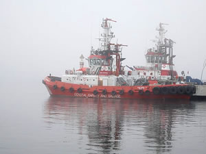 Çanakkale Boğazı sisin etkisini yitirmesiyle gemi geçişlerine açıldı