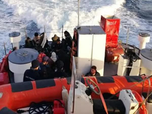 Çanakkale’de yelkenli teknede 34 kaçak göçmen ve organizatör yakalandı