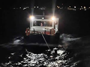 Beykoz'da makine arızası yapan tekne kurtarıldı