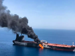 Umman Körfezi'nde bir petrol tankeri bombalı dronla vuruldu