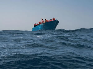 Denizdeki göçmenler şans eseri kurtuldu: Günlerce aç ve susuz kaldılar