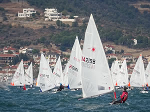 Ayvalık'ta Yelken Ligi ILCA ilk etap yarışları başladı