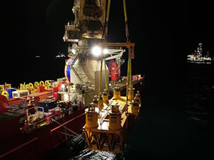 Karadeniz gazını ana boru hattına bağlayacak 'Peçenek' deniz altına indirildi