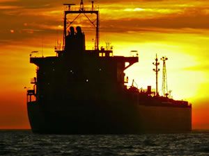 Çin'den ABD'ye petrol ve tahıl kaçakçılığı suçlaması