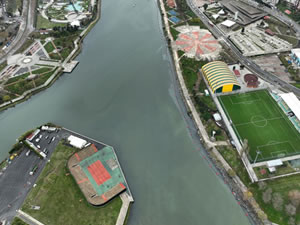 Haliç'in rengi yeniden değişmeye başladı