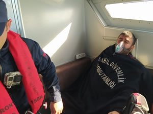 Denizde rahatsızlanan balıkçı sahil güvenlik botuyla kurtarıldı