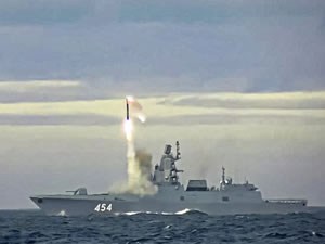 Rus savaş gemisi Norveç Denizi’nde tatbikat düzenliyor