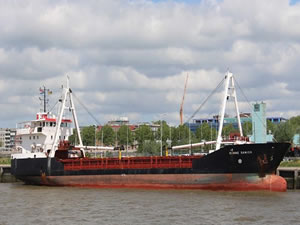 ECDIS arızası yapan yük gemisi emniyetle demirletildi