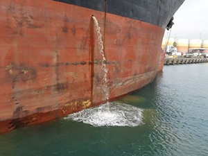 Denizi kirleten gemiye 10 milyon 61 bin TL ceza kesildi