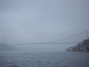 İstanbul Boğazı'nda gemi trafiği yeniden açıldı