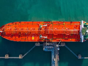 Depremden sonra Ceyhan Limanı’ndan Azeri ham petrolü yüklü ilk gemi ayrıldı