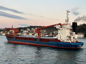 İstanbul Boğazı'nda arızalanan kargo gemisi kurtarıldı