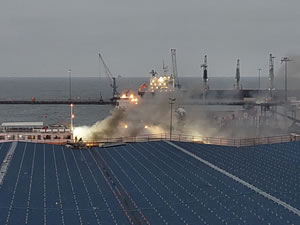 Tekirdağ'da denizdeki feribot yangınında 30 kişi dumandan etkilendi
