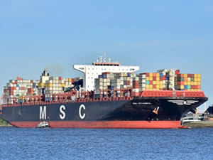 MSC İSTANBUL gemisi Süveyş Kanalı’nda karaya oturdu