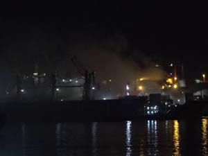 Tuzla'da balıkçı gemisinde çıkan yangın kontrol altına alındı