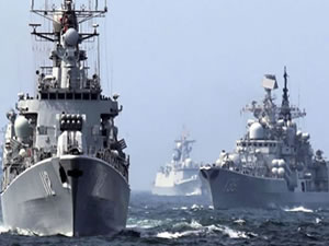 Rus savaş gemileri, Karadeniz'de tatbikat yaptı