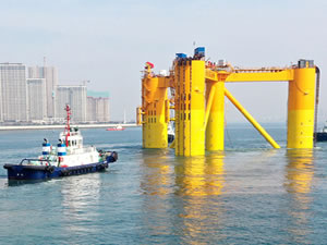 Çin'in ilk derin deniz yüzer rüzgar enerjisi platformu denize açıldı