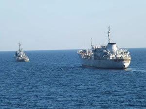 Çin ve Filipinler'e ait gemilerin Güney Çin Denizi'nde karşı karşıya gelmesi gerilime yol açtı