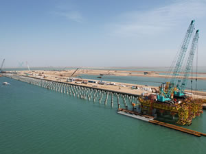 Orta Doğu'nun en büyük limanında çalışmalar sürüyor