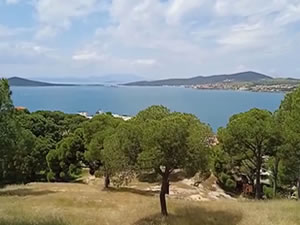 Ayvalık açıklarında düzensiz göçmenlerin bulunduğu tekne battı