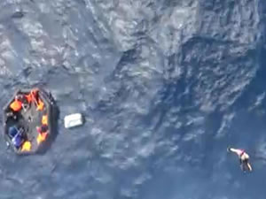 Tekneleri bir anda alev alan 6 balıkçı kurtarıldı