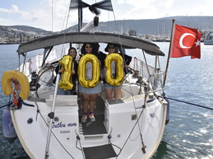 Kadın yelkencilerden Cumhuriyet'in 100'üncü yılı seyri